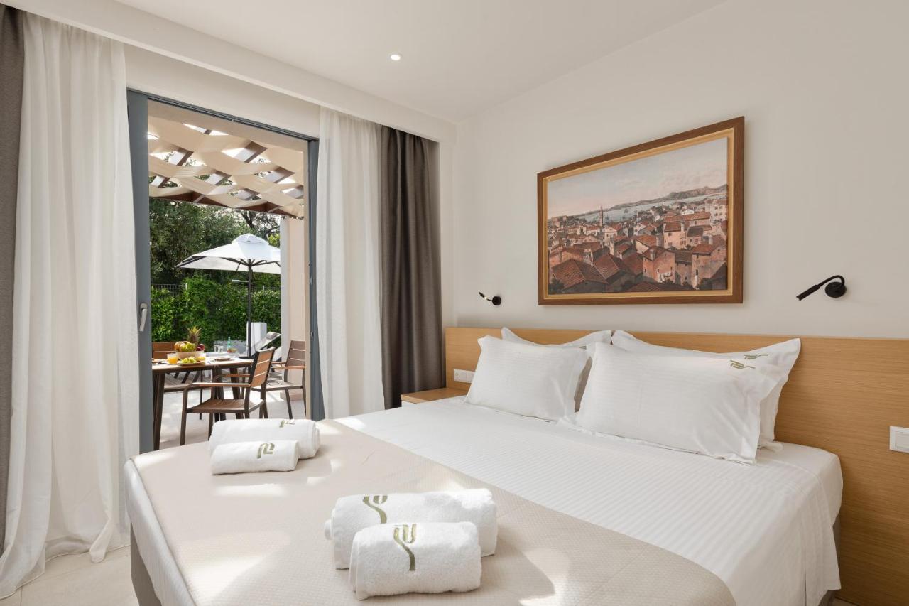 Perithia Suites Экстерьер фото