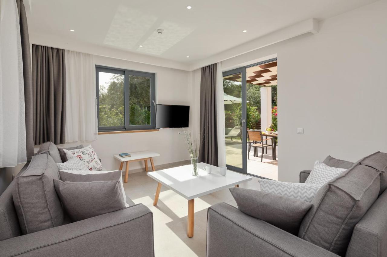 Perithia Suites Экстерьер фото